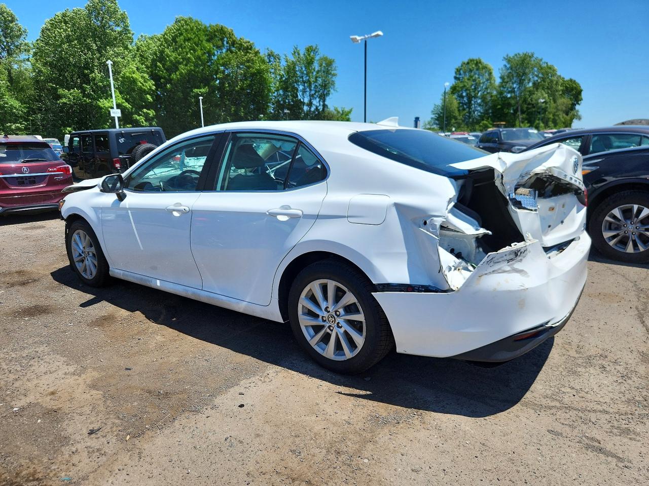2022 TOYOTA CAMRY LE — снимка 2