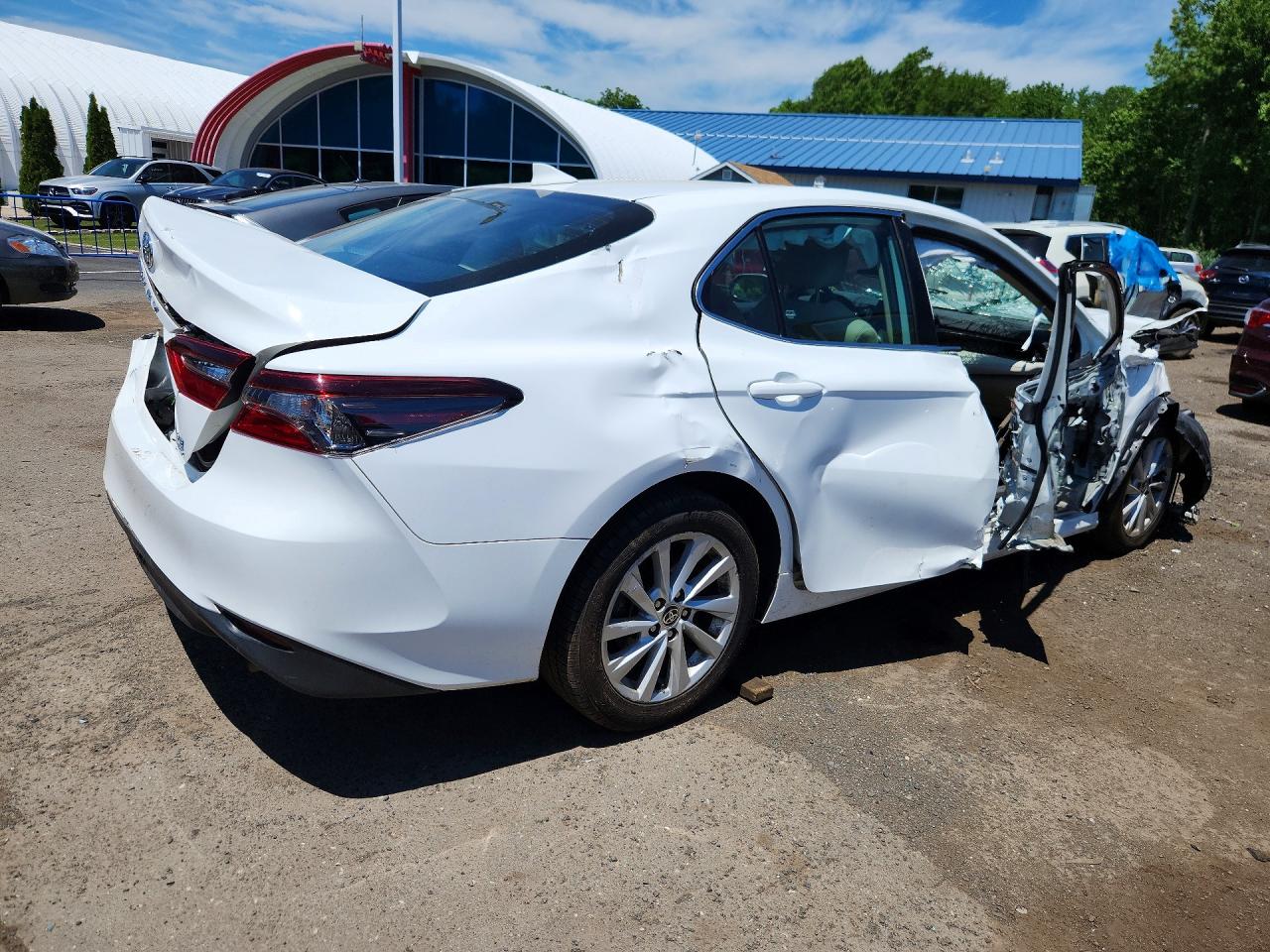 2022 TOYOTA CAMRY LE — снимка 3