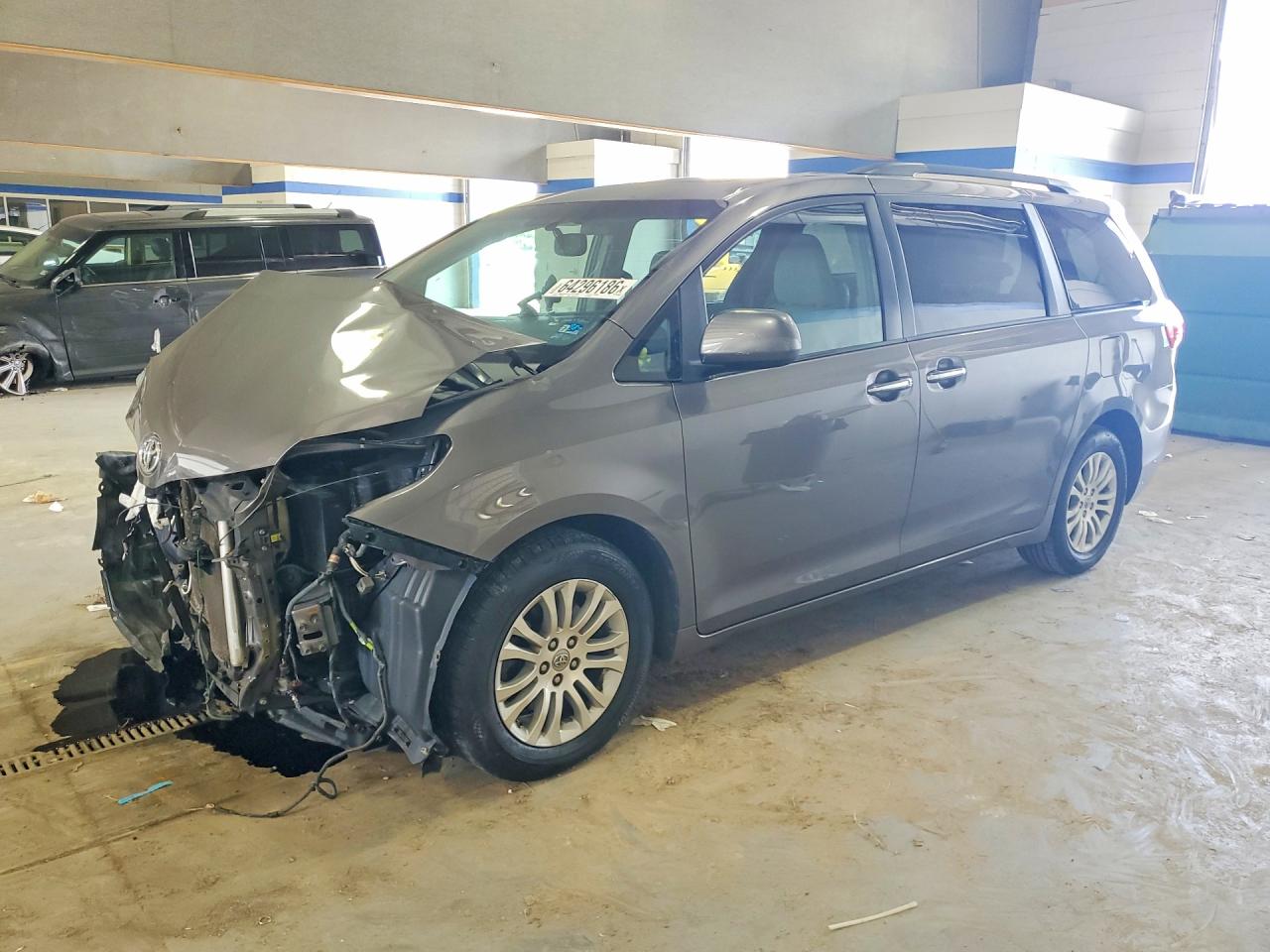 2017 TOYOTA SIENNA XLE PREMIUM 8-PASSENGER
