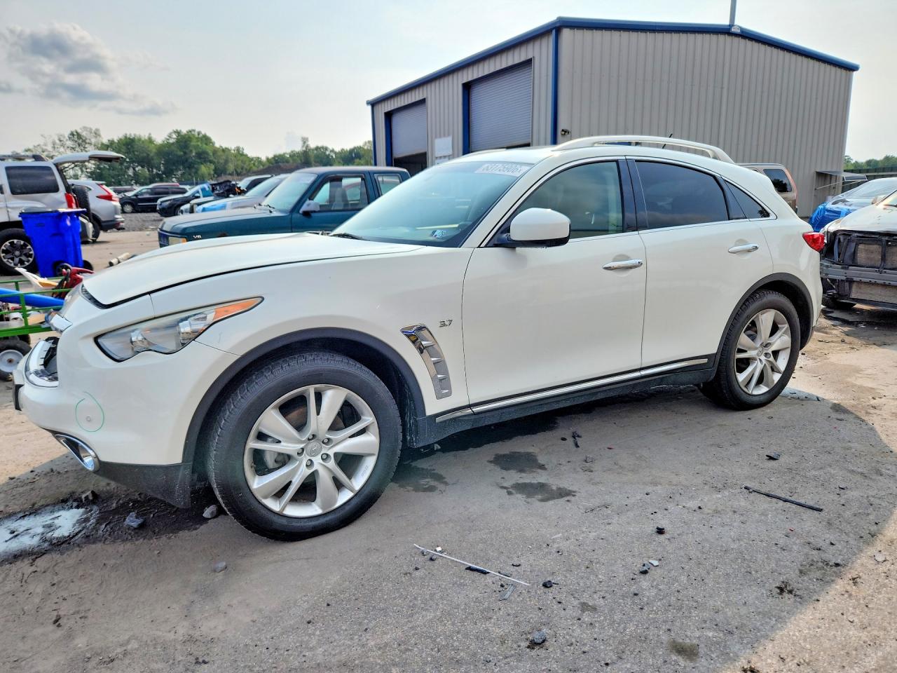 2015 INFINITI QX70 BASE
