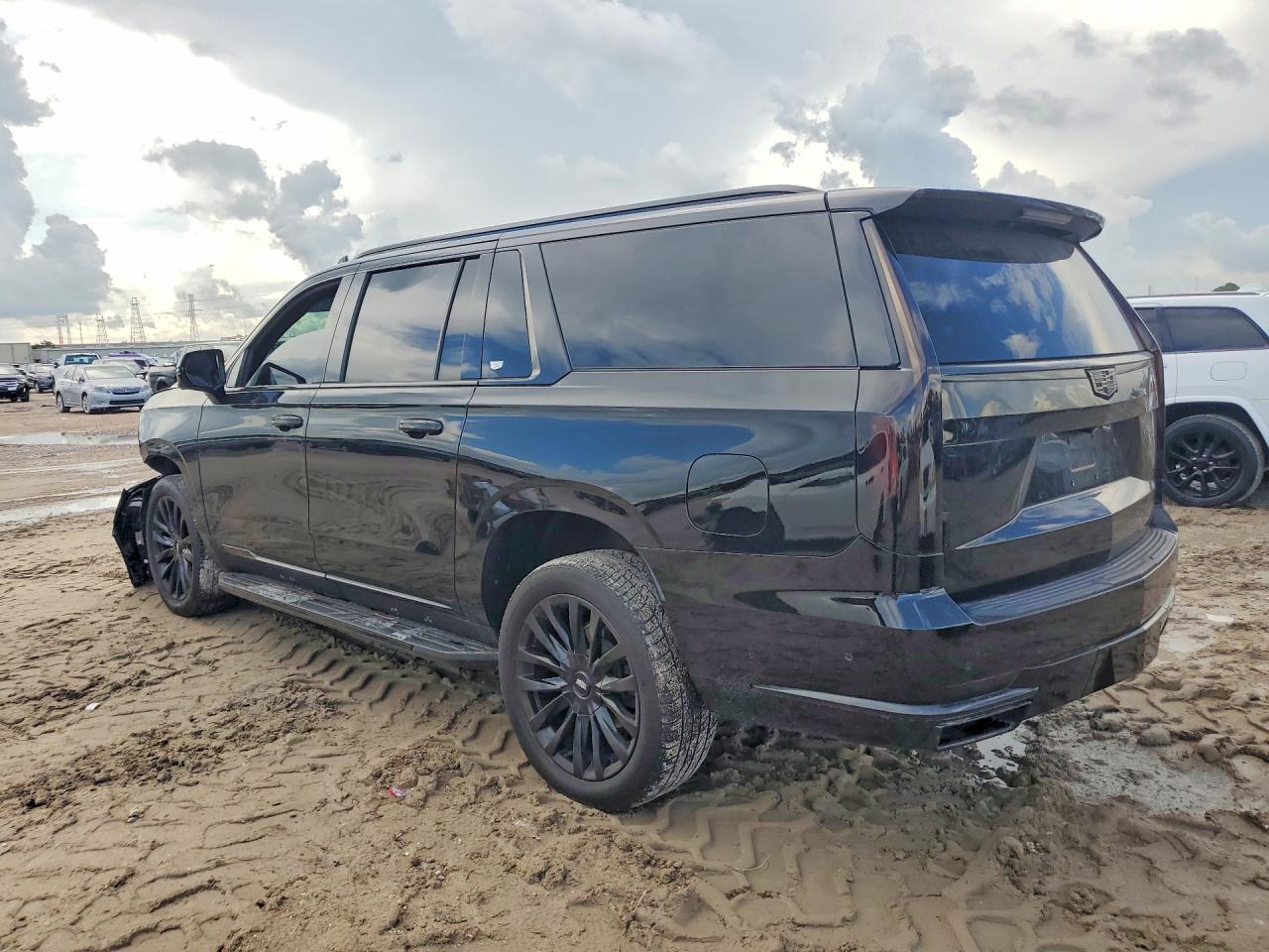2022 CADILLAC ESCALADE ESV PREMIUM LUXURY — снимка 2