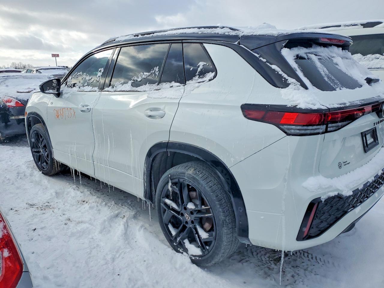 2025 VOLKSWAGEN TIGUAN SE R-LINE BLACK — снимка 2
