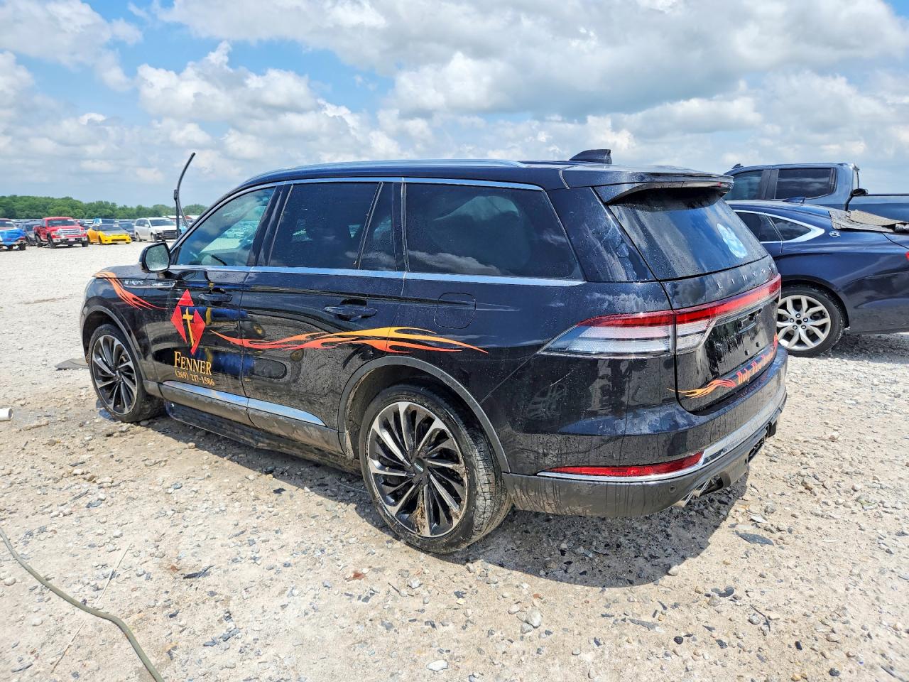 2025 LINCOLN AVIATOR RESERVE — photo 2