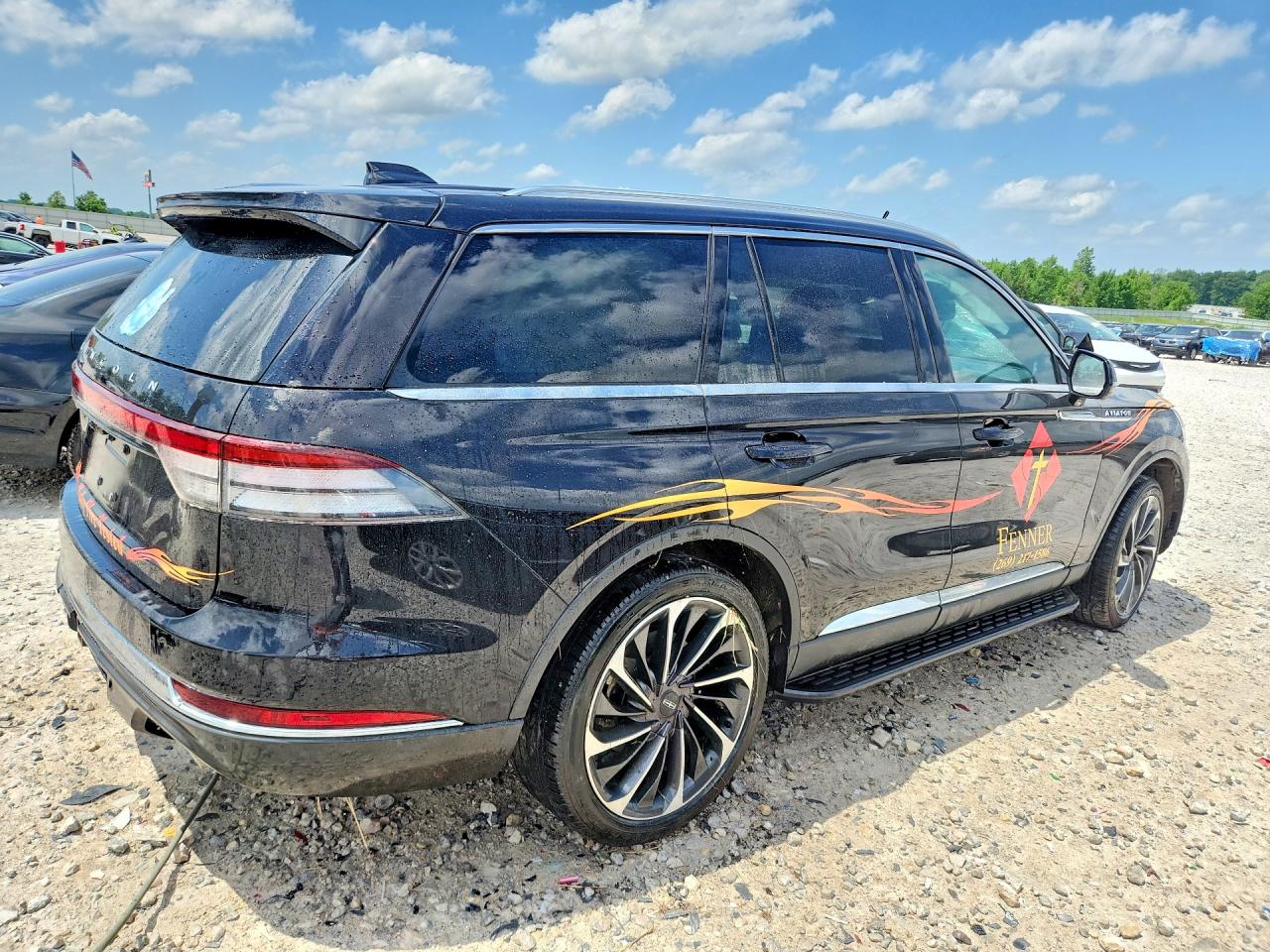 2025 LINCOLN AVIATOR RESERVE — photo 3