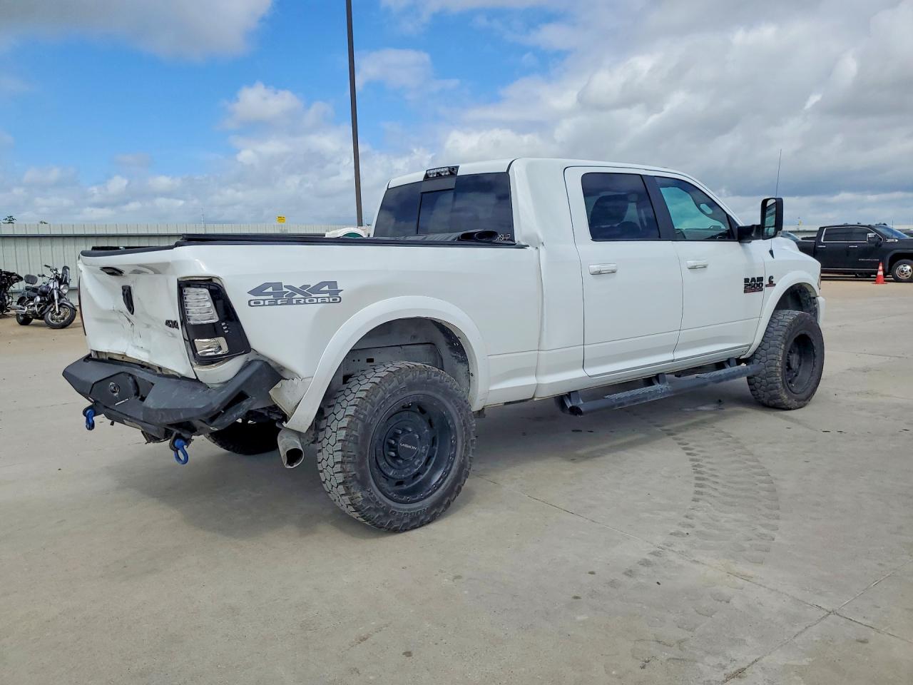2017 RAM 2500 LARAMIE — снимка 3