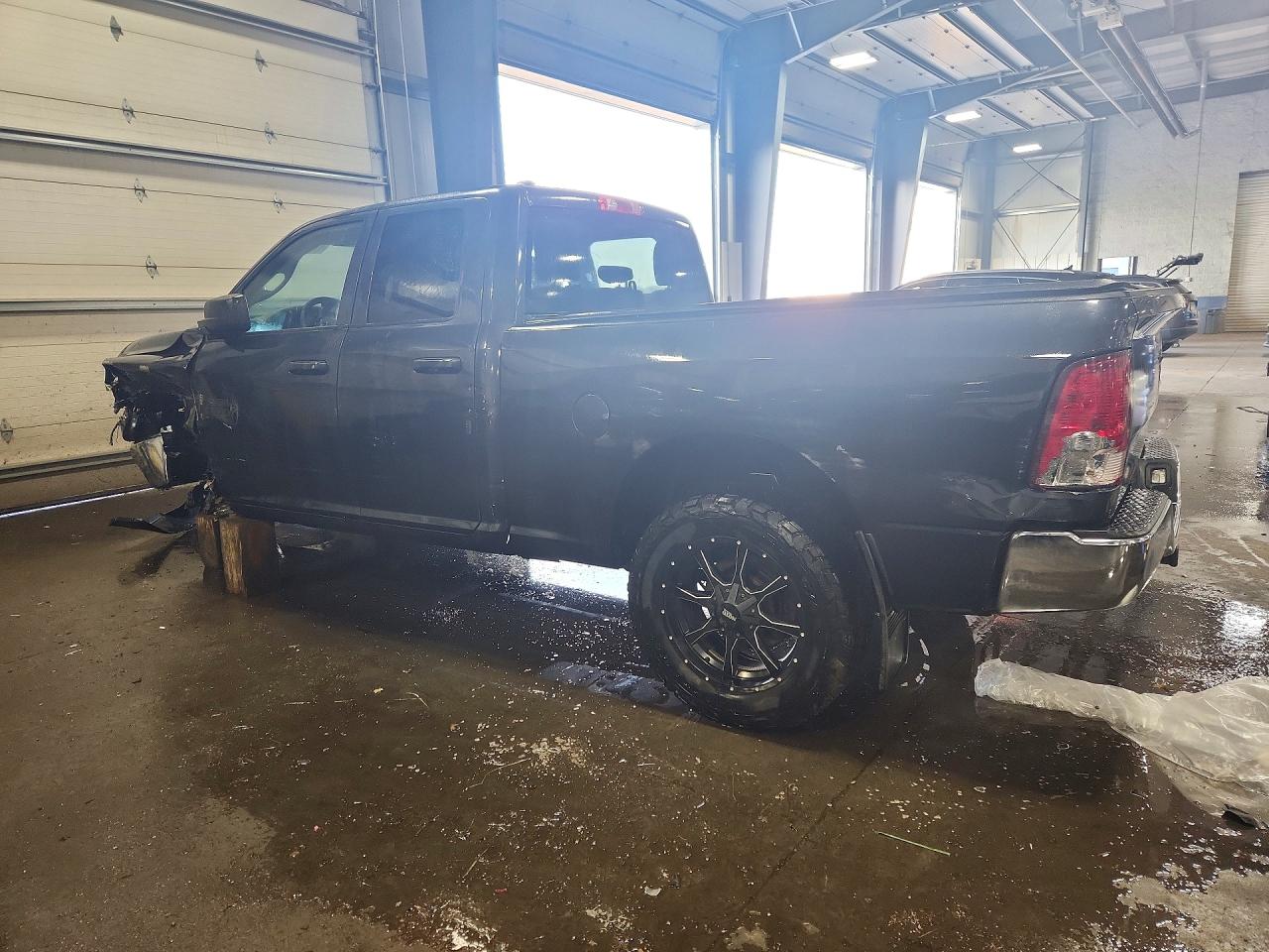 2017 RAM 1500 ST — снимка 2
