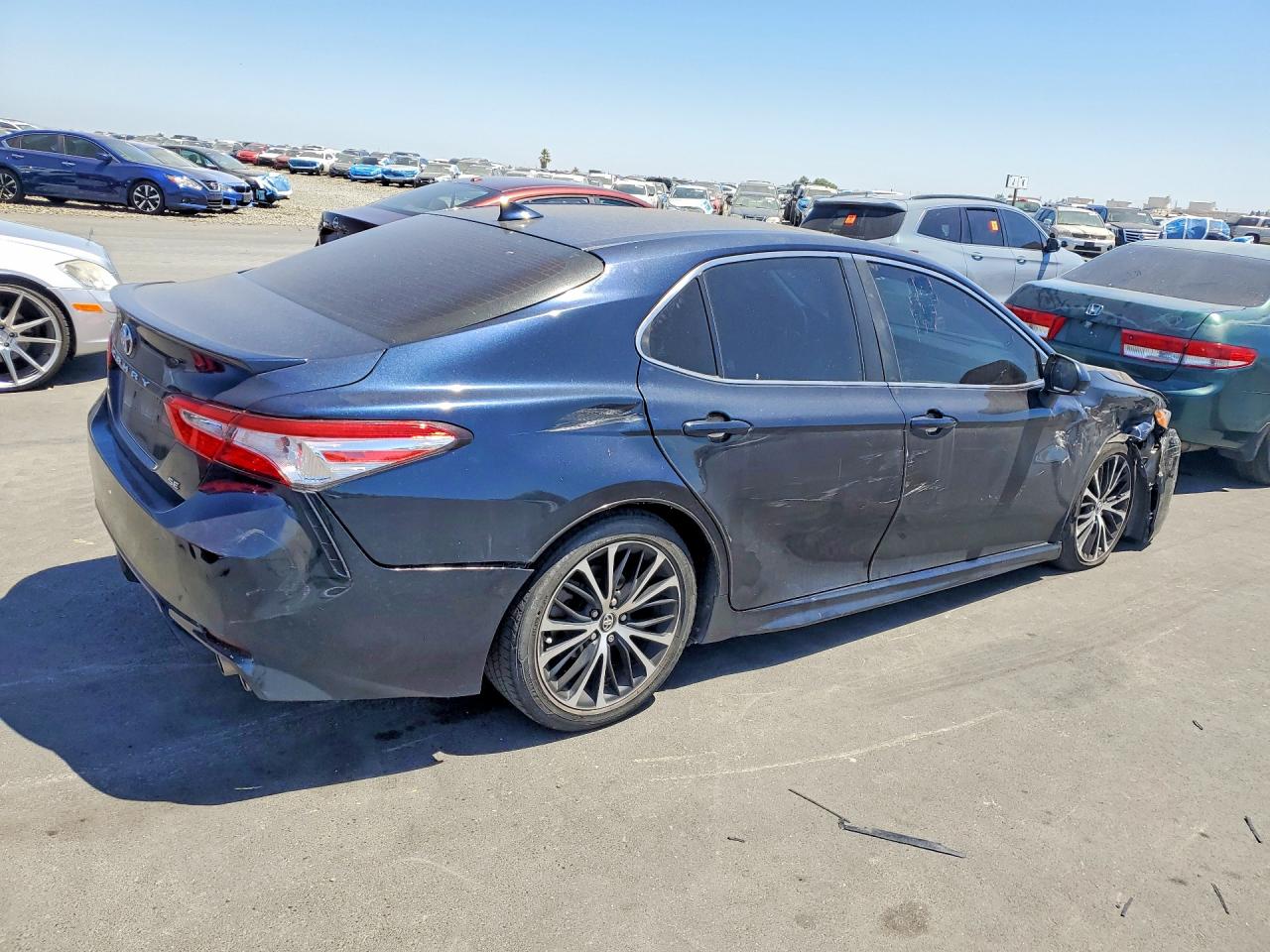 2019 TOYOTA CAMRY SE — снимка 3