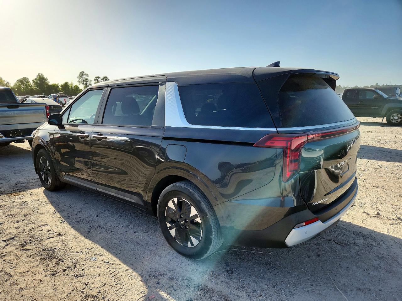 2026 KIA CARNIVAL LXS — снимка 2