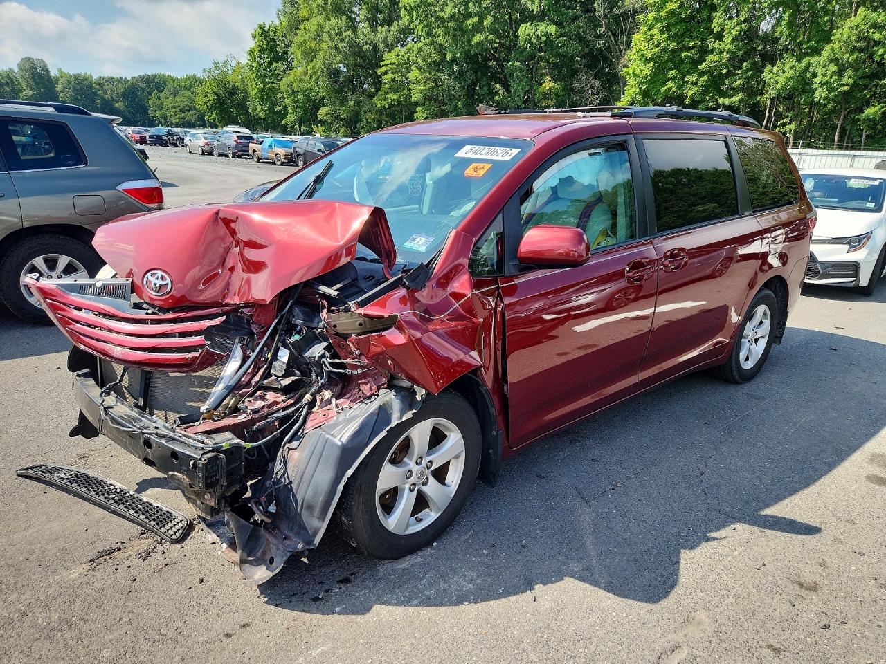2017 TOYOTA SIENNA LE