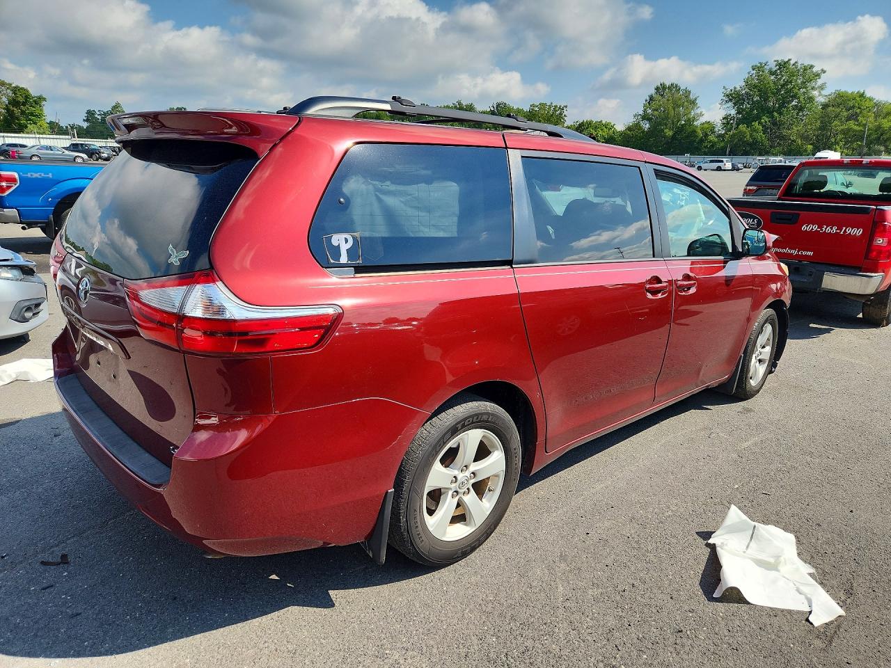 2017 TOYOTA SIENNA LE — снимка 3