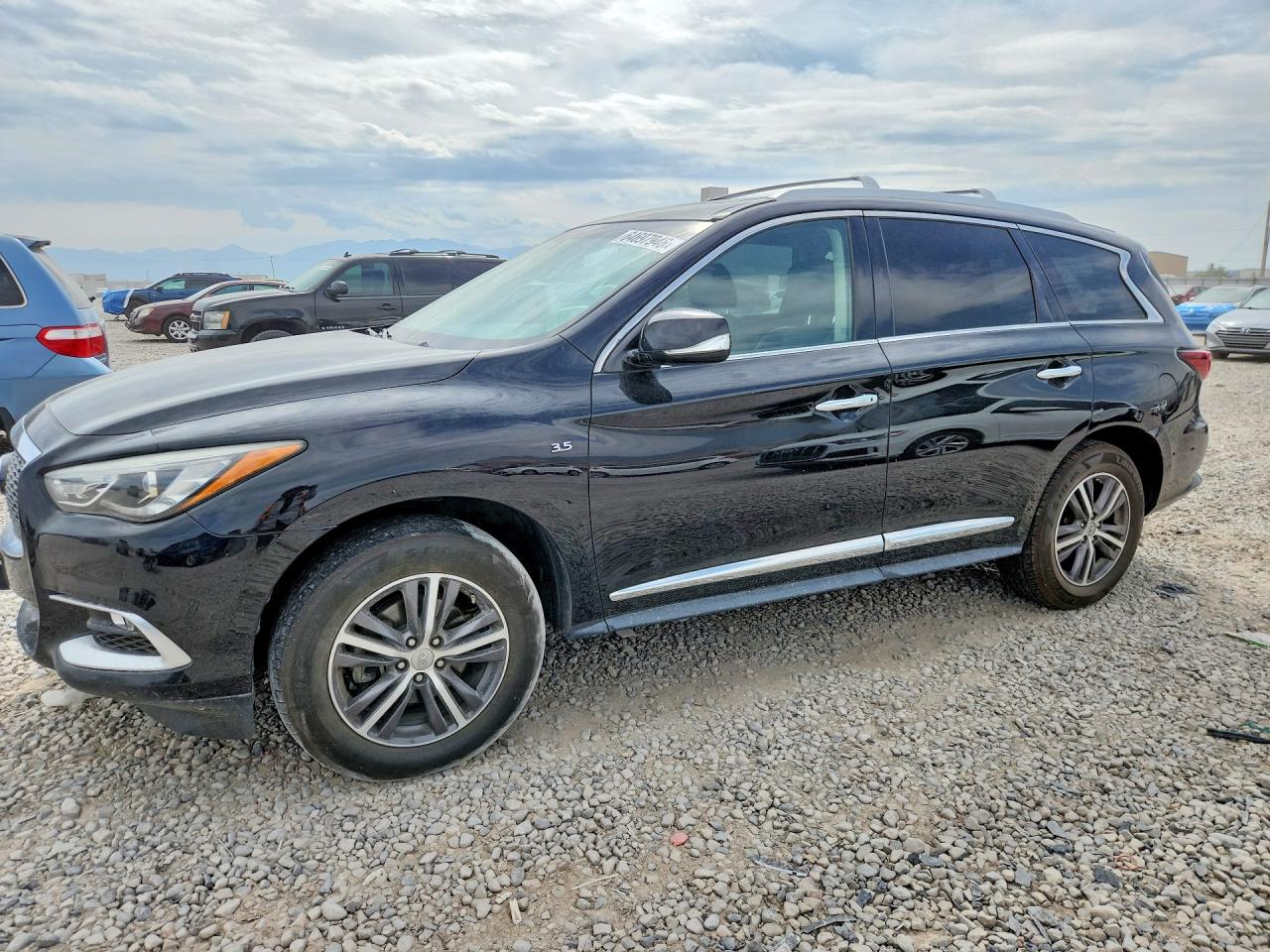 2016 INFINITI QX60 BASE