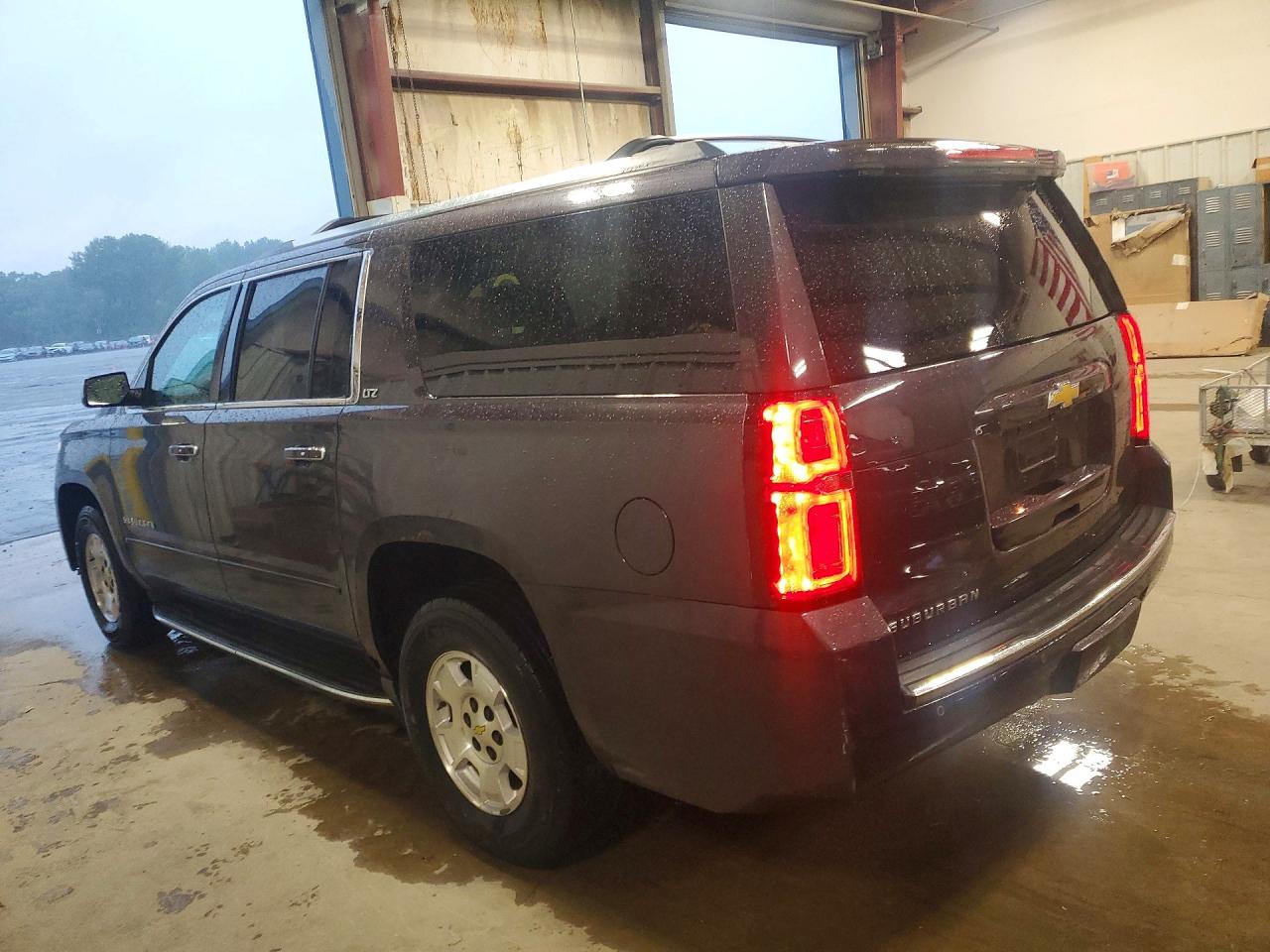 2015 CHEVROLET SUBURBAN K1500 LTZ — снимка 2