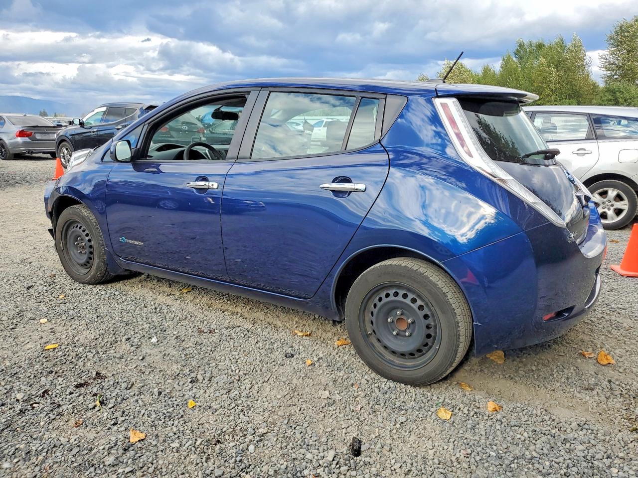 2017 NISSAN LEAF S — снимка 2