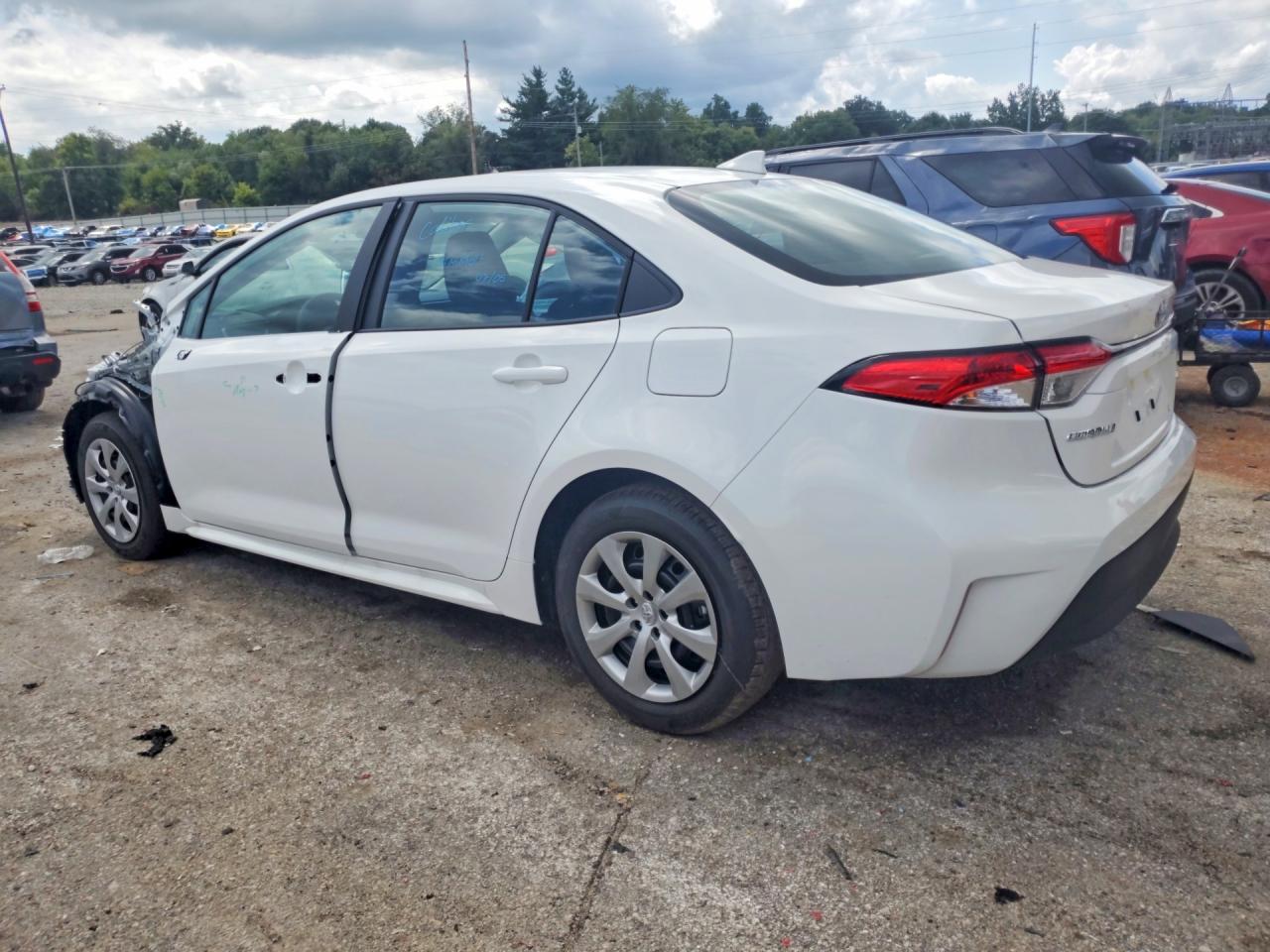 2026 TOYOTA COROLLA LE — снимка 2