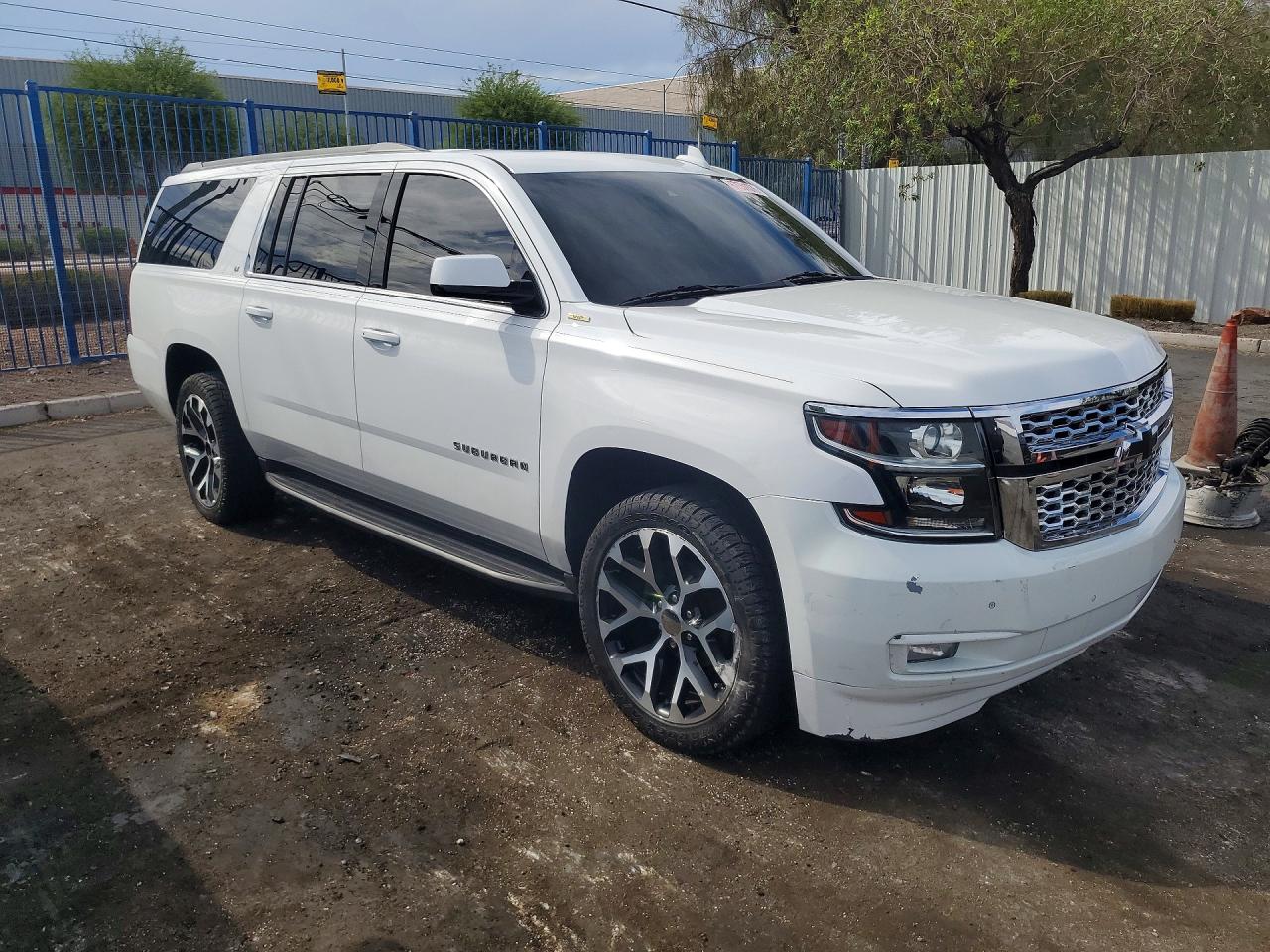 2019 CHEVROLET SUBURBAN C1500 LT — снимка 4