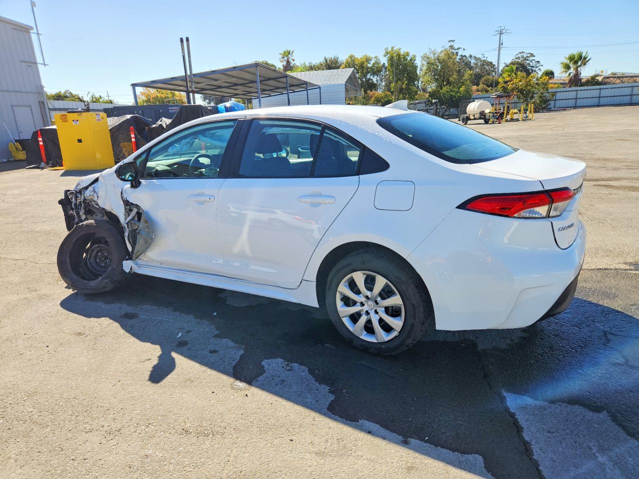 2026 TOYOTA COROLLA LE — photo 2