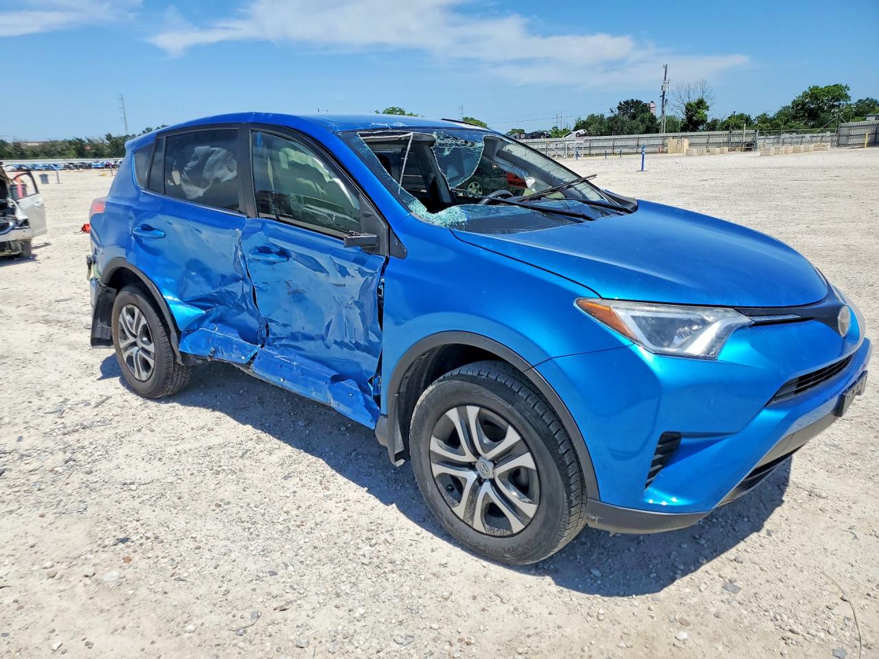 2018 TOYOTA RAV4 LE — снимка 4