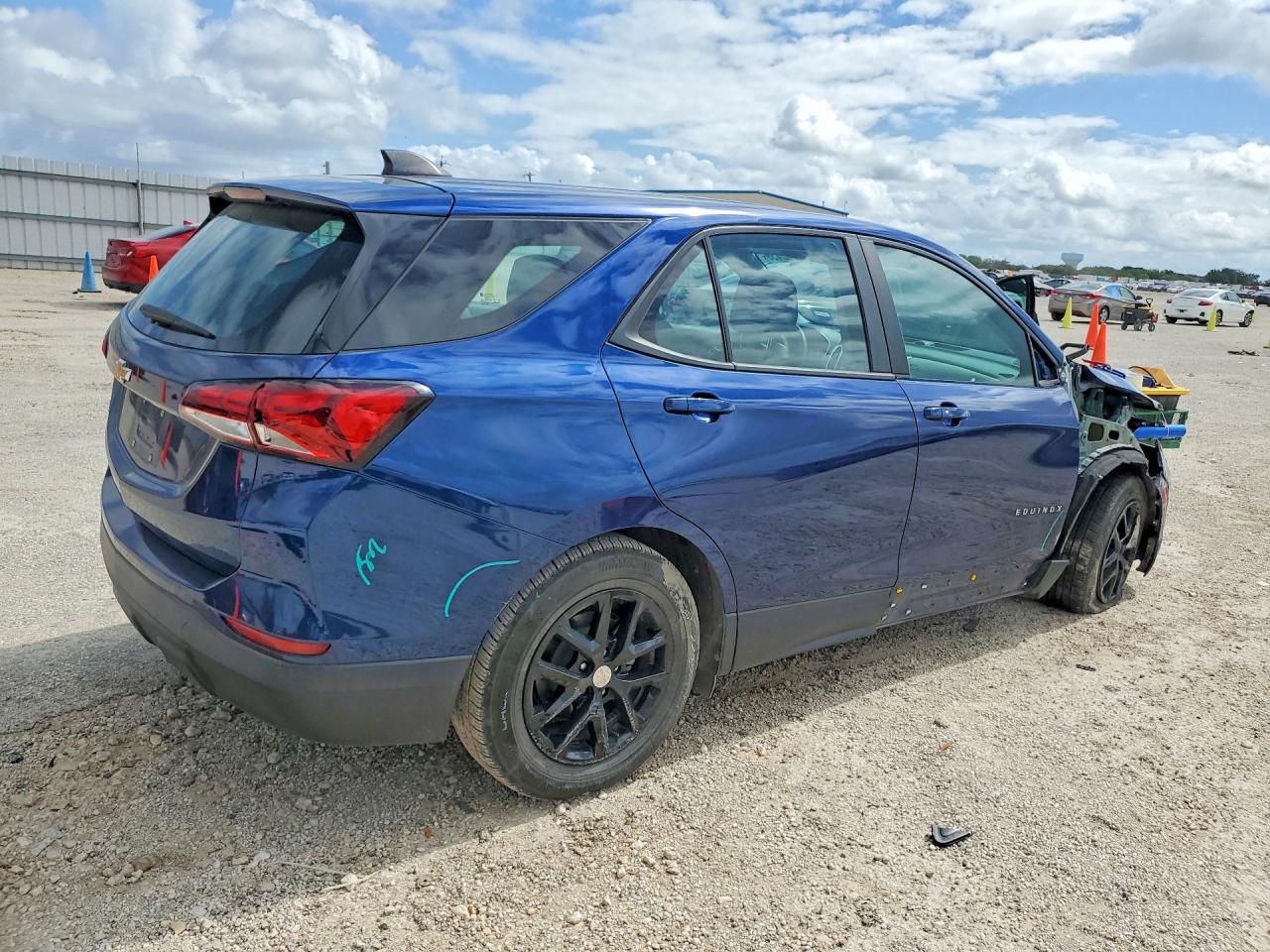2022 CHEVROLET EQUINOX LS — снимка 3