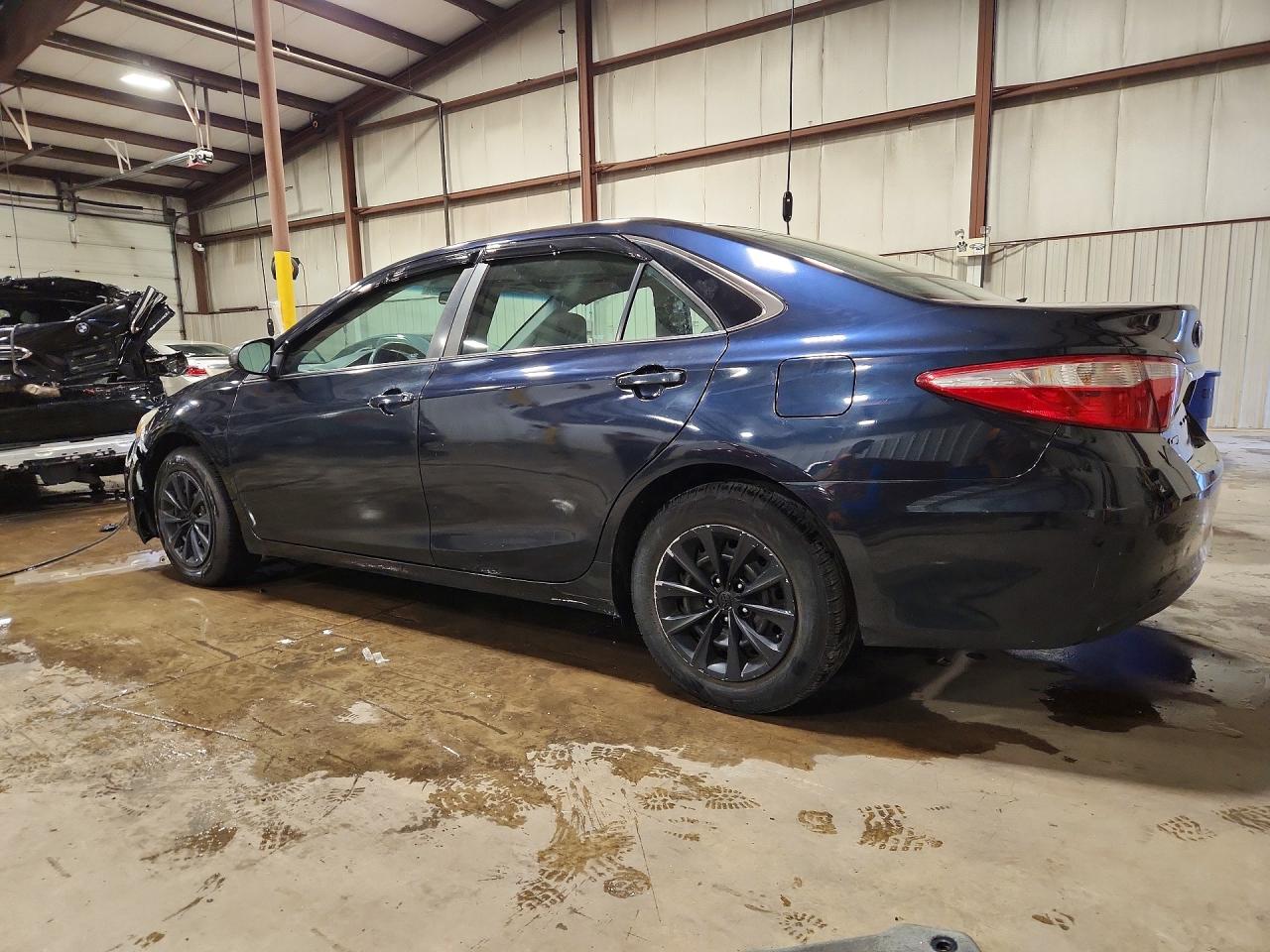2015 TOYOTA CAMRY LE — снимка 2