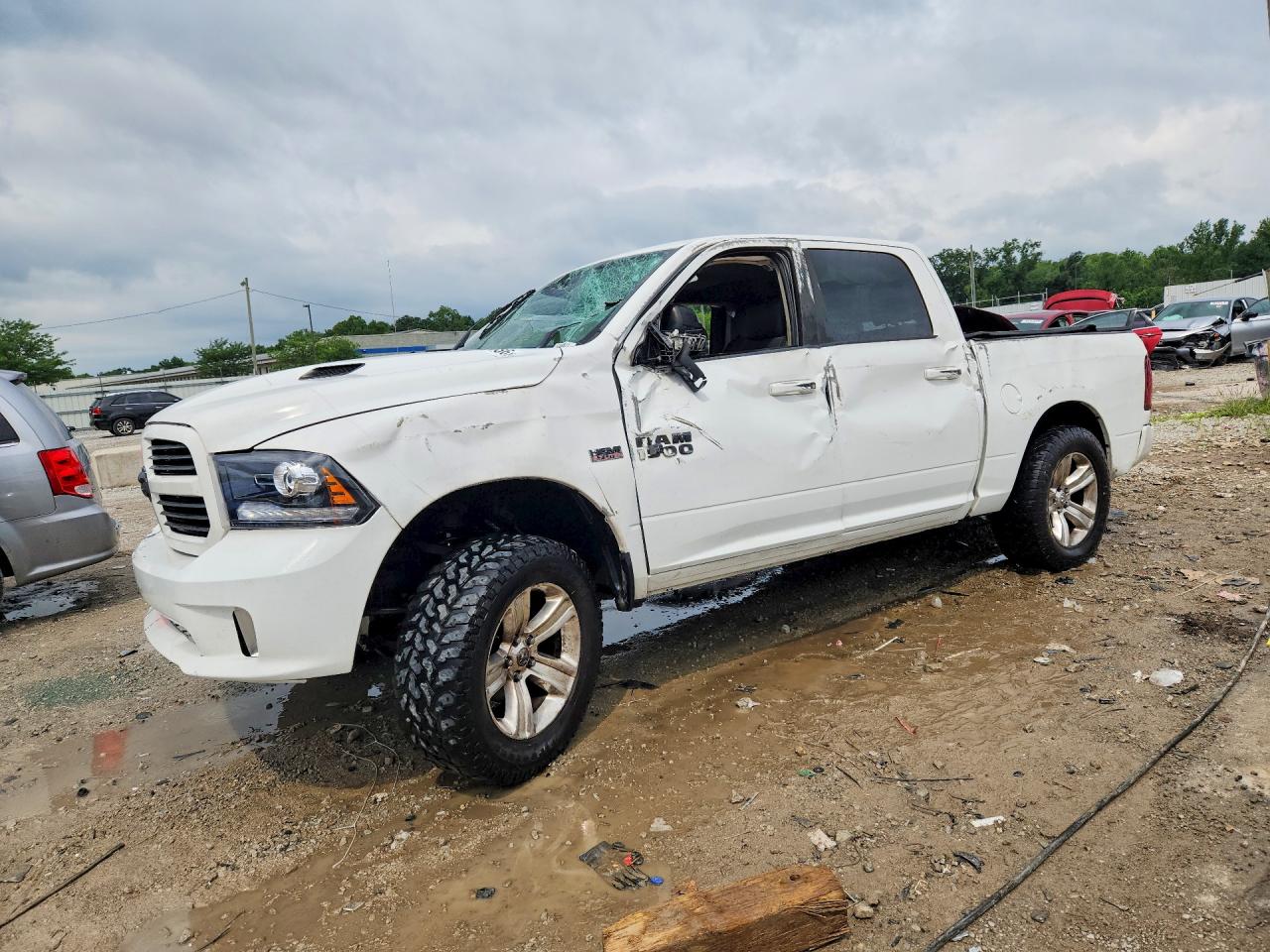 2016 RAM 1500 SPORT