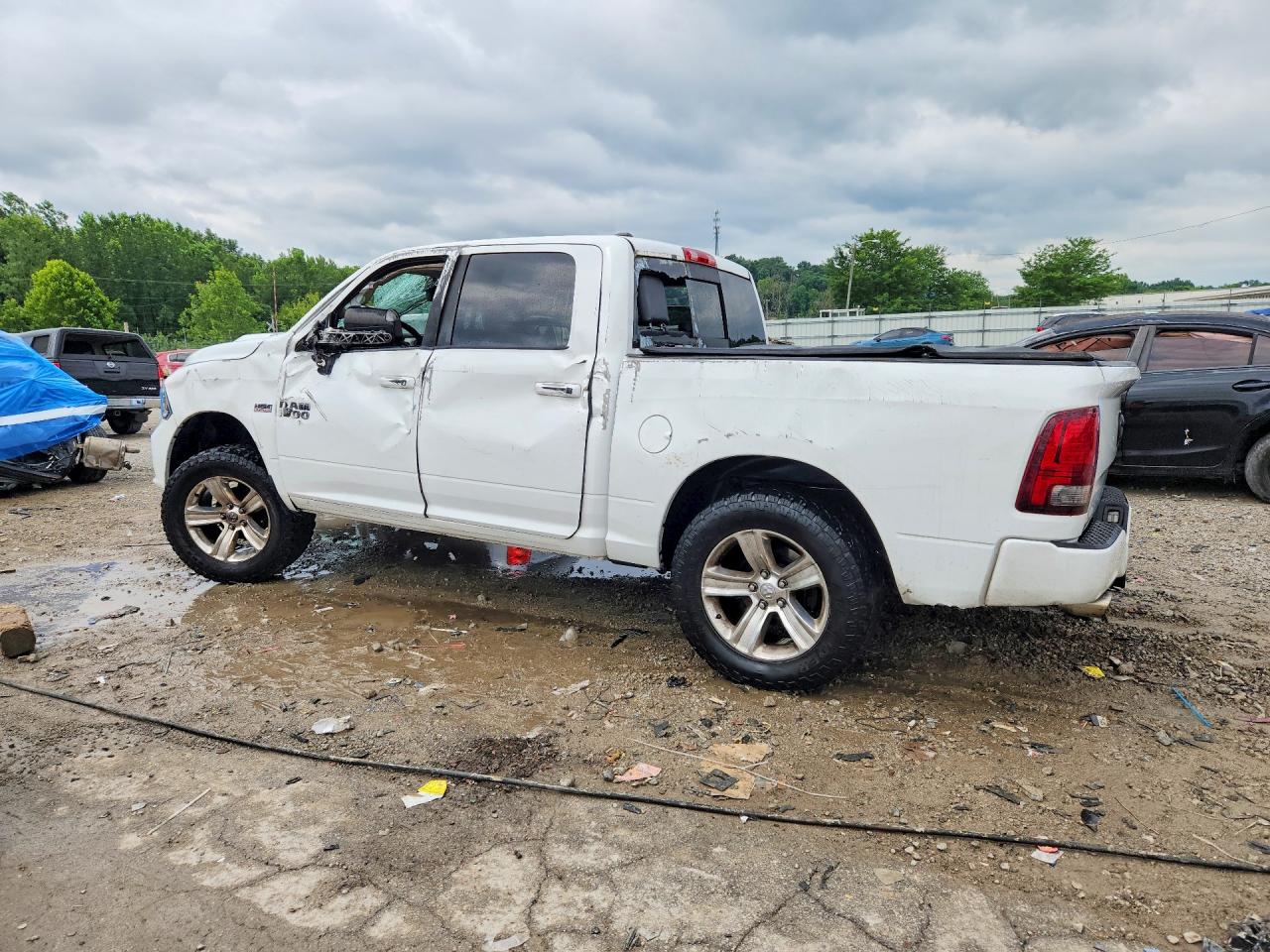 2016 RAM 1500 SPORT — снимка 2