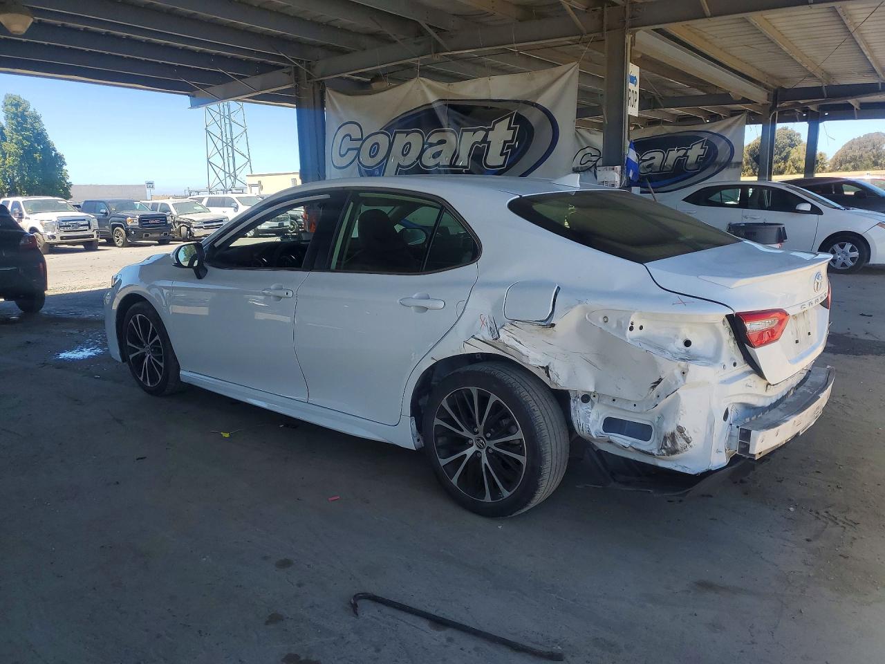 2019 TOYOTA CAMRY SE — снимка 2
