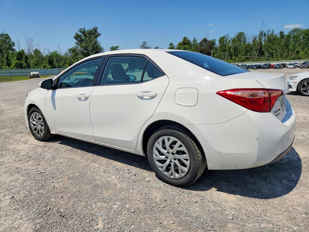2017 TOYOTA COROLLA LE — снимка 2