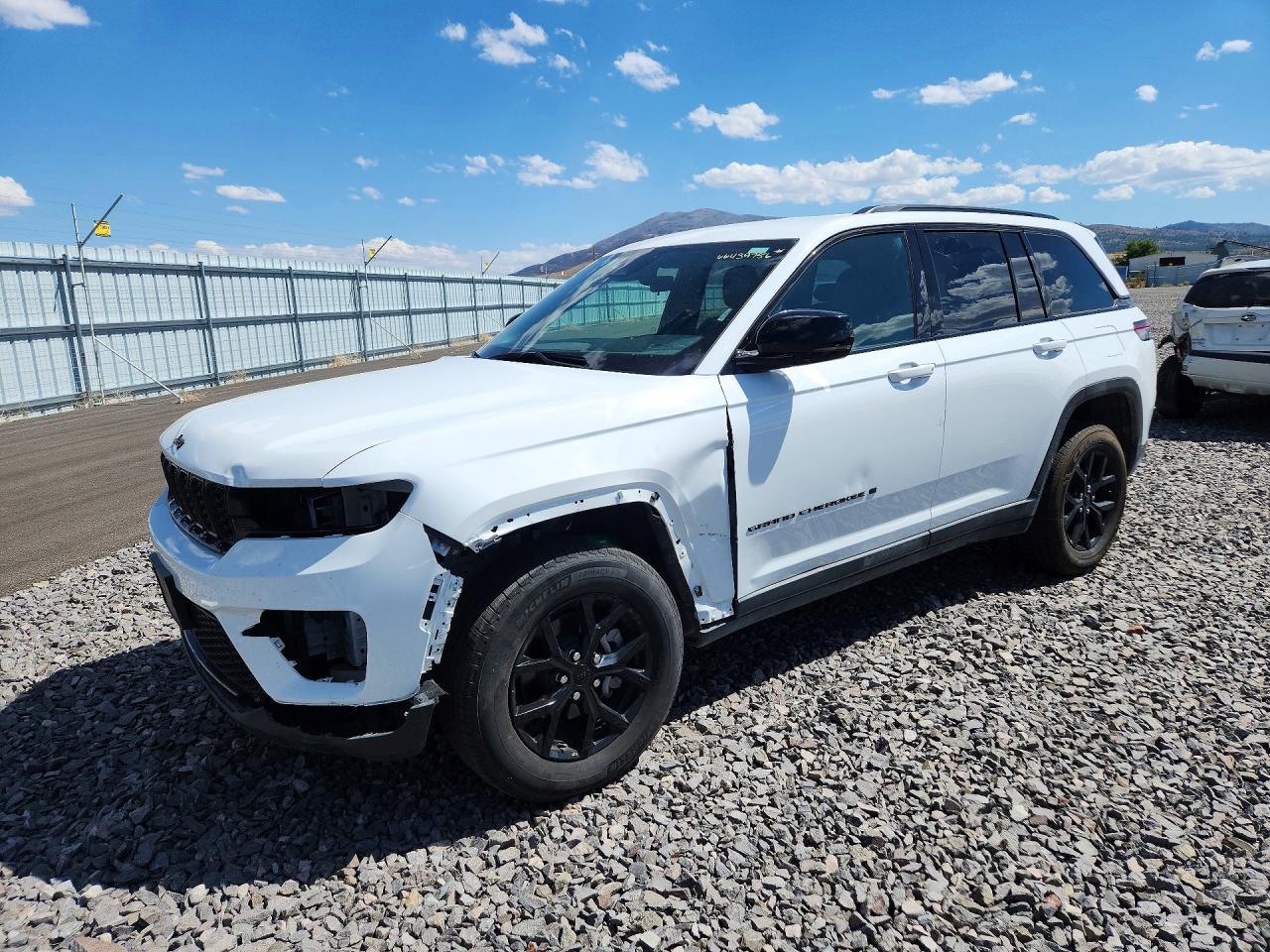 2025 JEEP GRAND CHEROKEE LAREDO