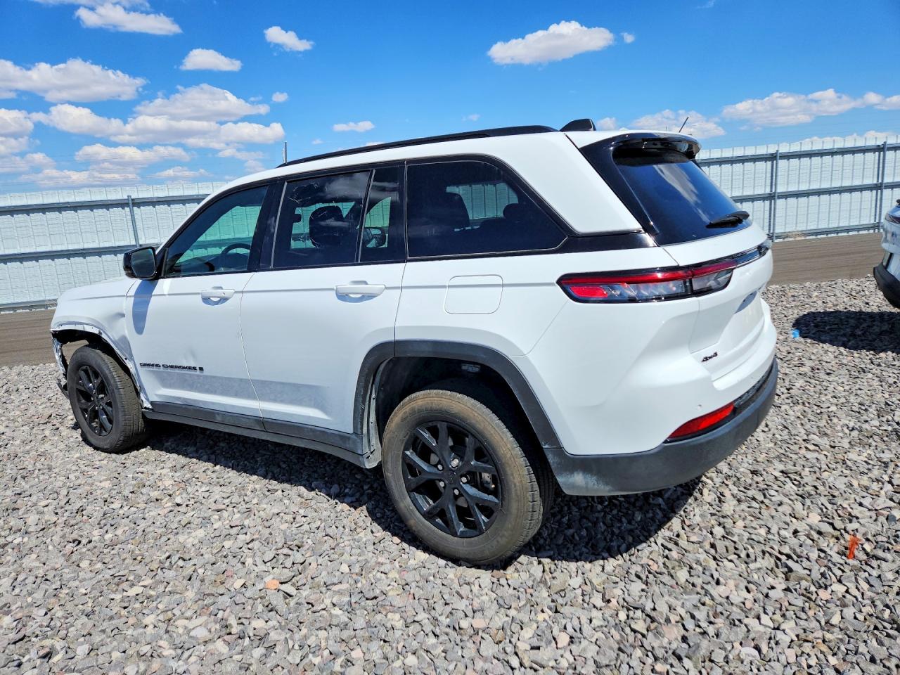 2025 JEEP GRAND CHEROKEE LAREDO — снимка 2