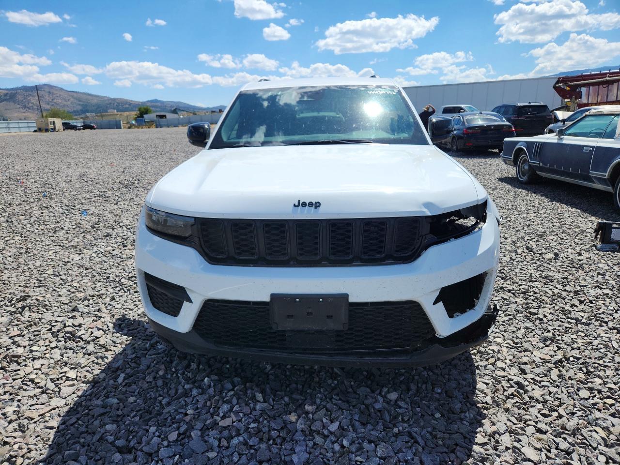 2025 JEEP GRAND CHEROKEE LAREDO — снимка 5