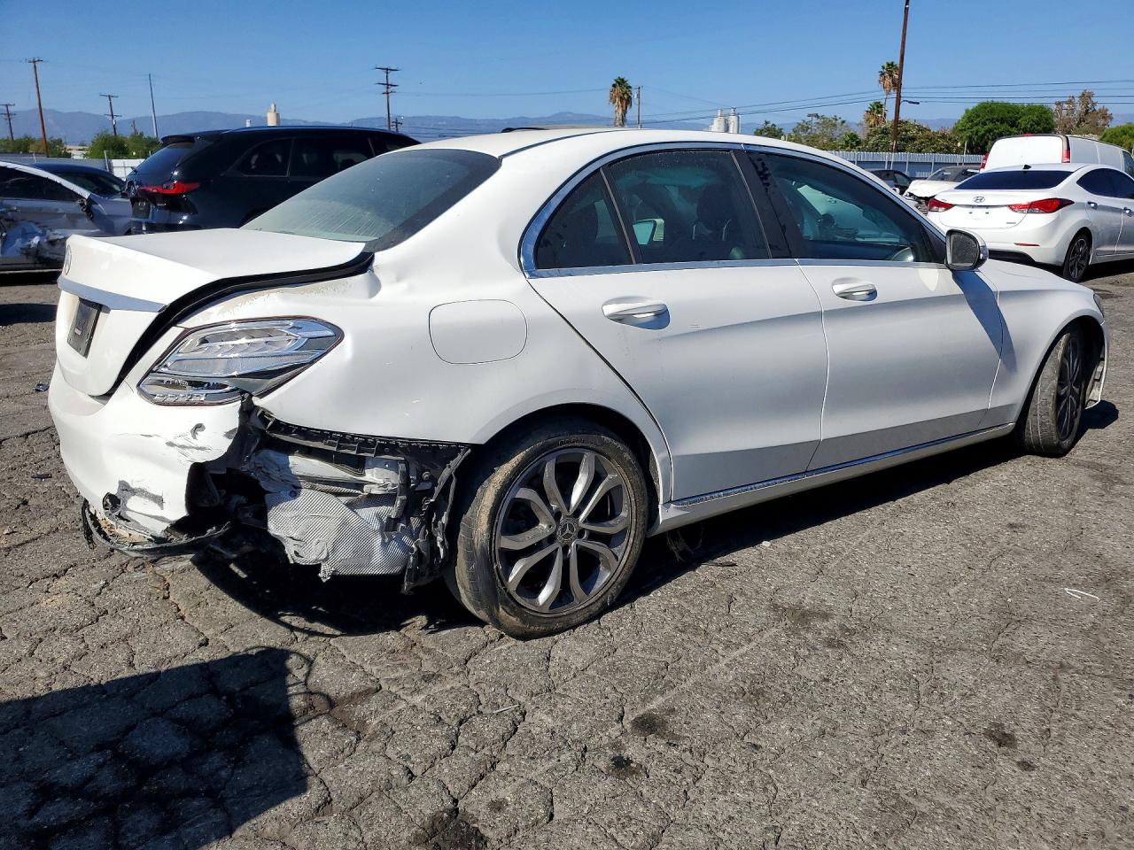 2017 MERCEDES-BENZ C 300 — снимка 3