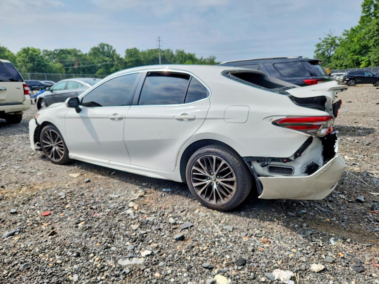 2018 TOYOTA CAMRY SE — снимка 2