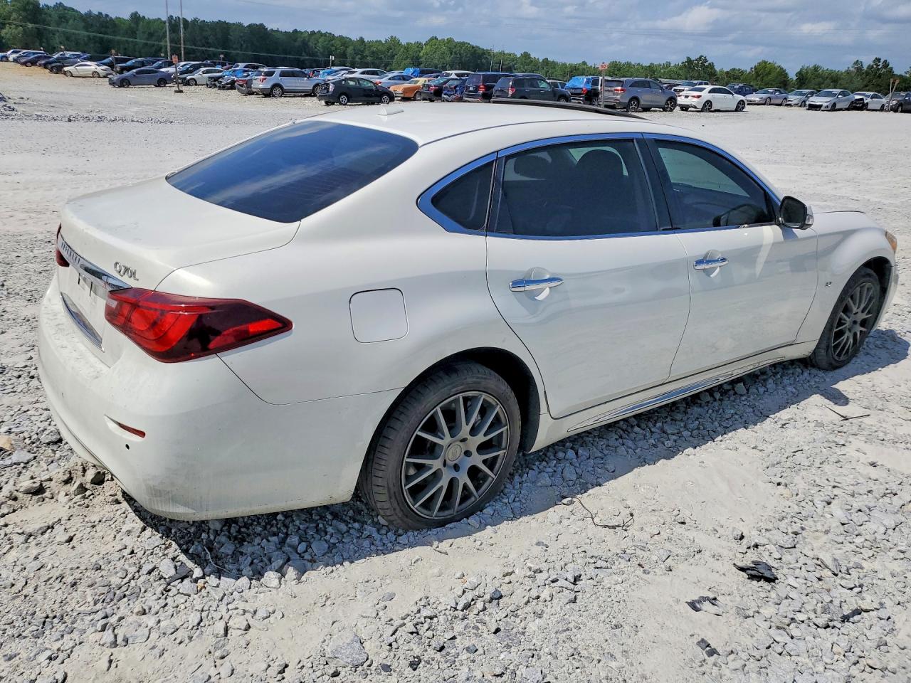 2015 INFINITI Q70L 3.7 — снимка 3