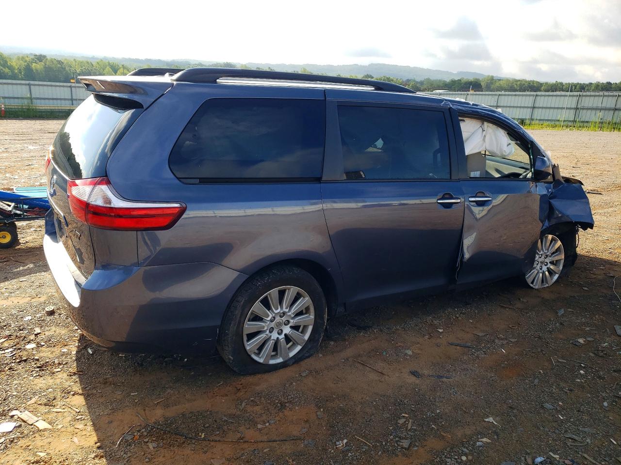 2017 TOYOTA SIENNA XLE 7-PASSENGER — снимка 3