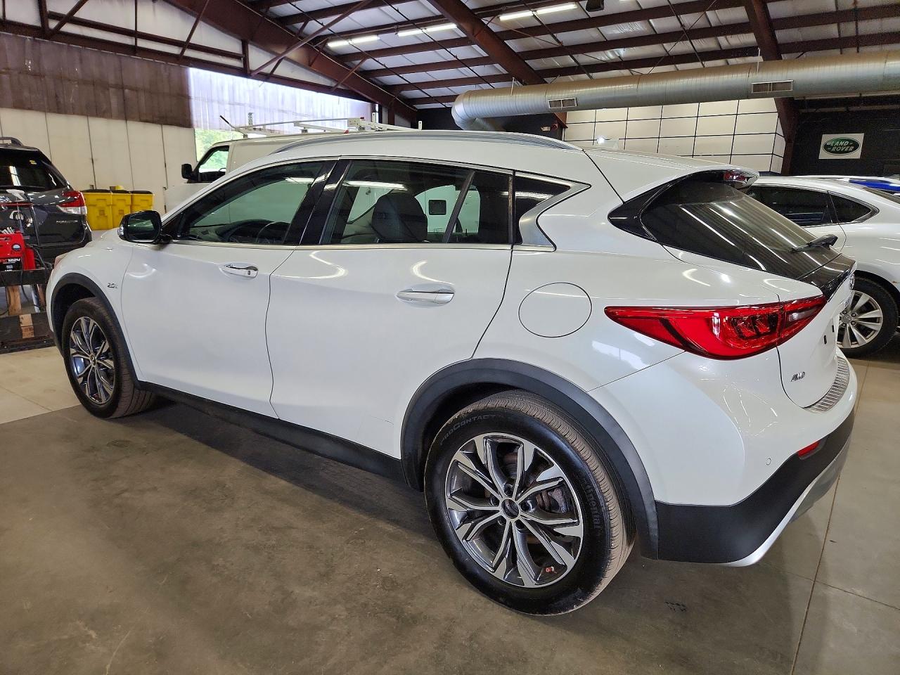 2017 INFINITI QX30 PREMIUM — снимка 2