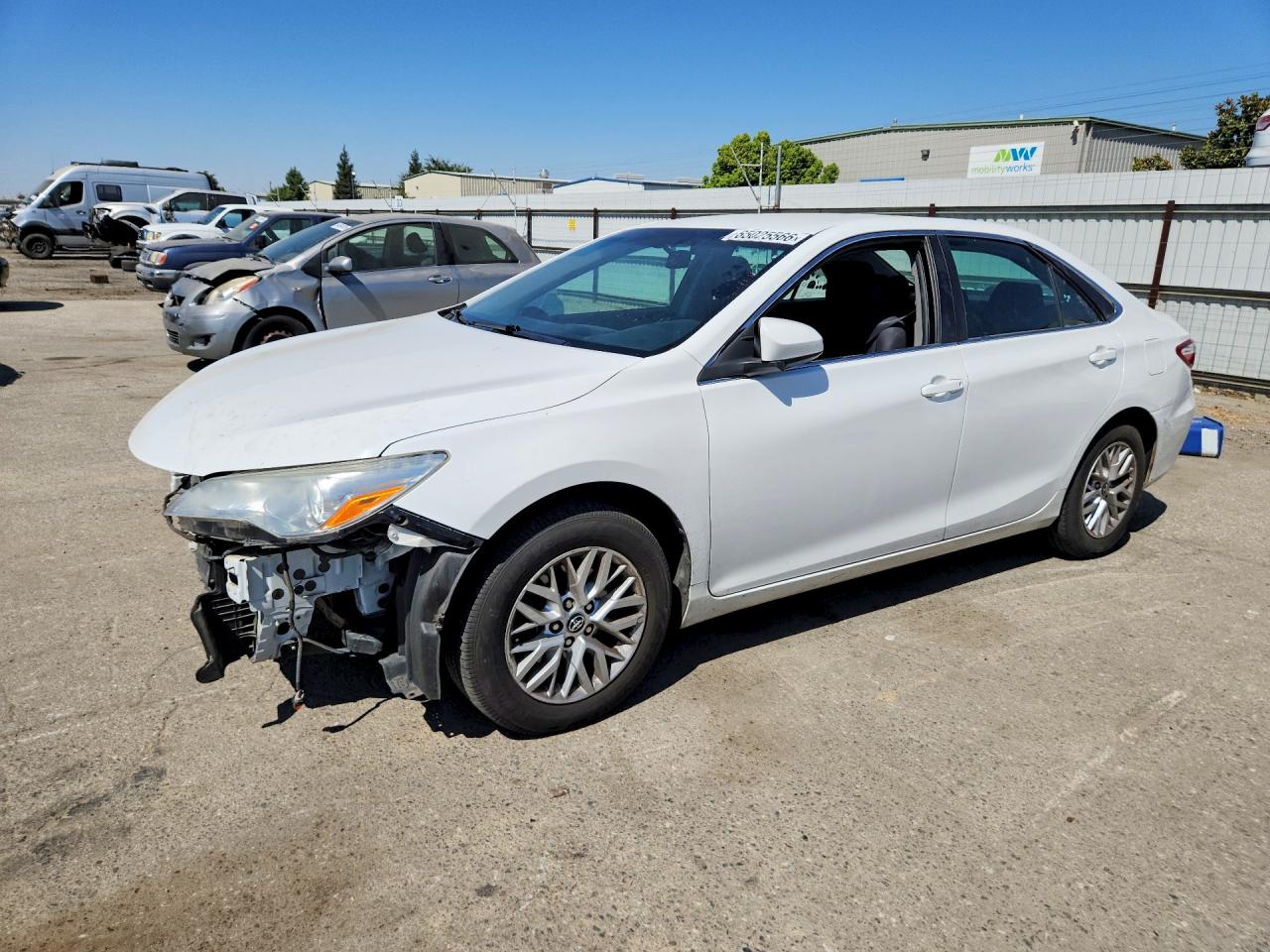 2016 TOYOTA CAMRY LE