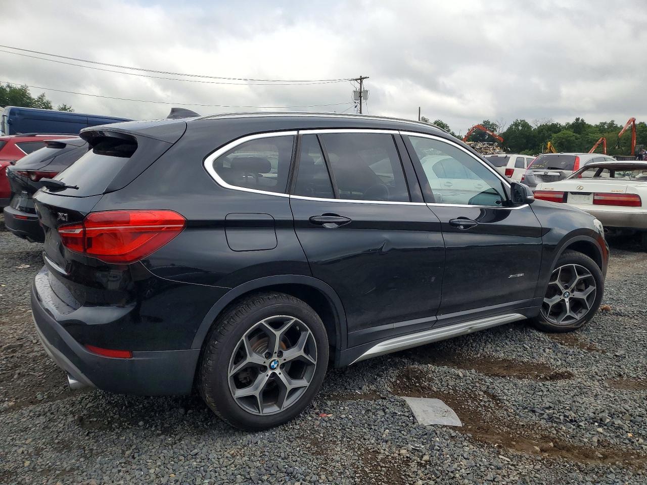 2017 BMW X1 XDRIVE28I — снимка 3