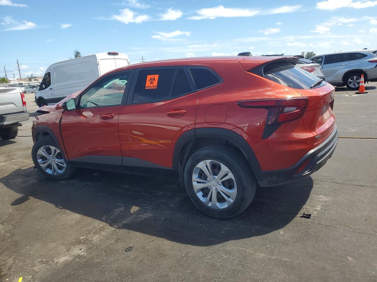 2024 CHEVROLET TRAX LS — снимка 2