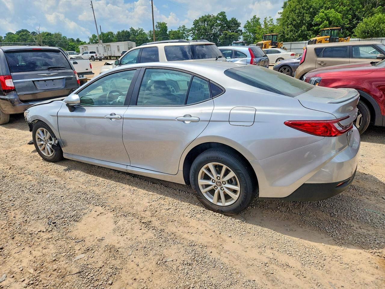 2025 TOYOTA CAMRY LE — снимка 2
