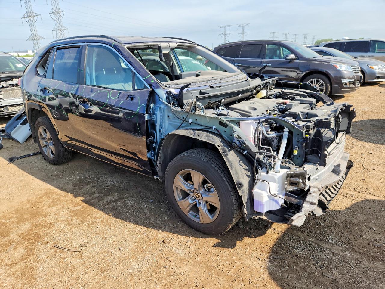2025 TOYOTA RAV4 XLE — снимка 4