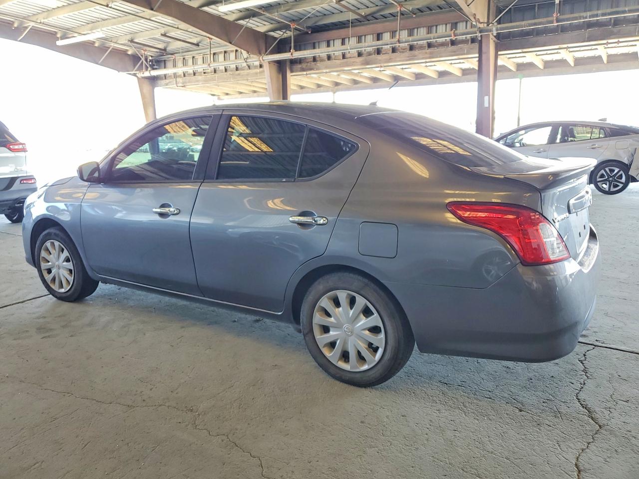2018 NISSAN VERSA SV — снимка 2