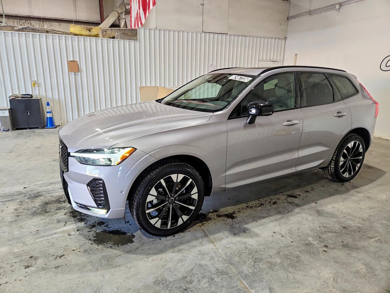 2026 VOLVO XC60 PLUS