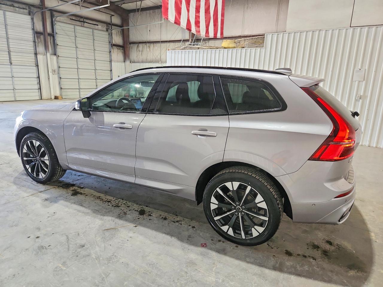 2026 VOLVO XC60 PLUS — снимка 2