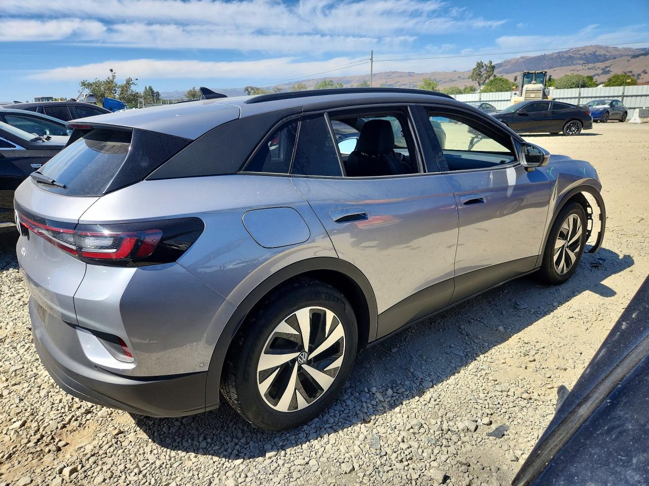 2024 VOLKSWAGEN ID.4 — снимка 3