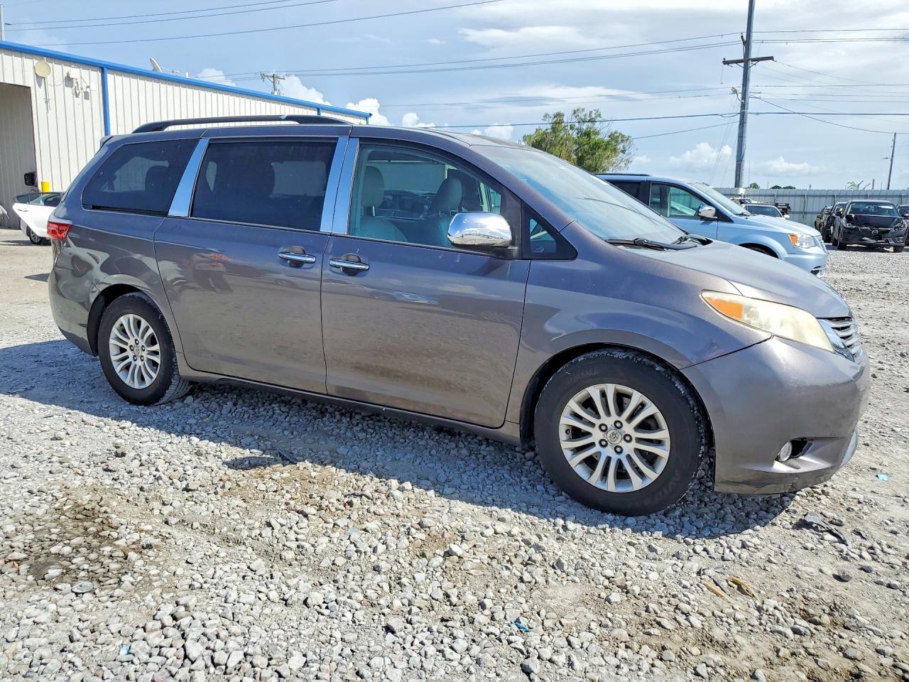 2015 TOYOTA SIENNA XLE 8-PASSENGER — снимка 4