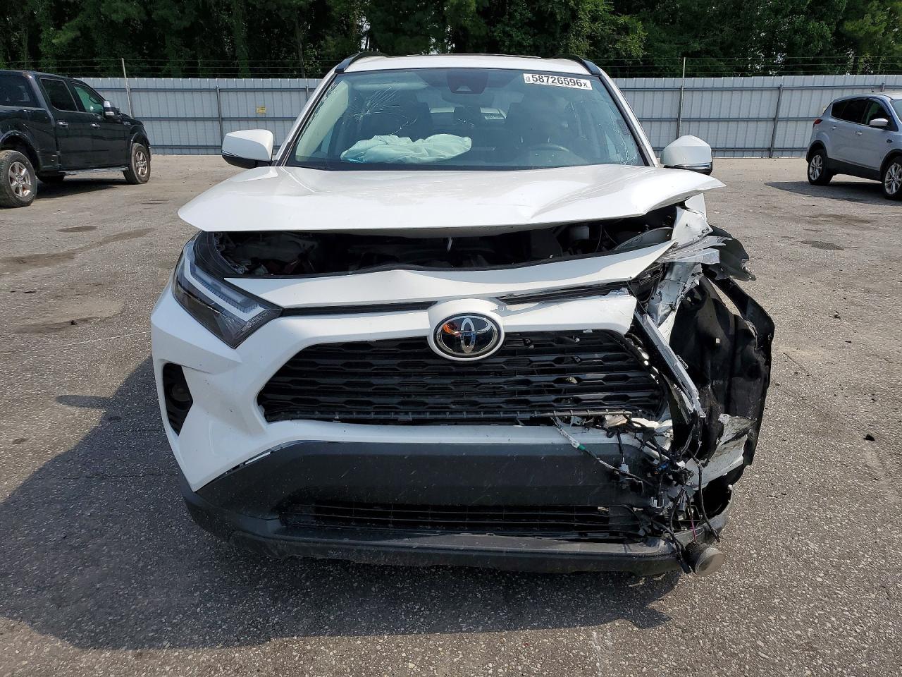 2025 TOYOTA RAV4 XLE — снимка 5