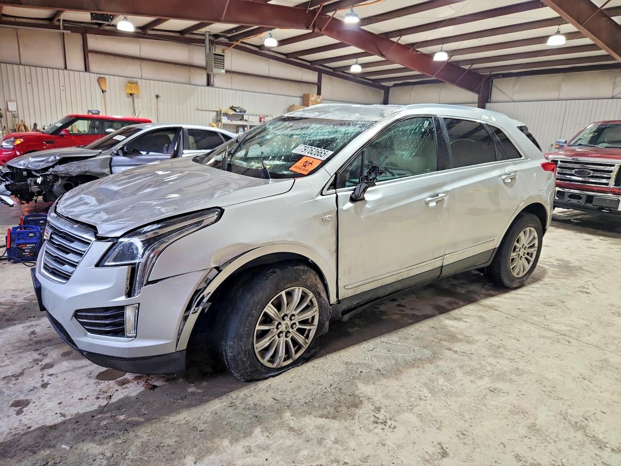 2017 CADILLAC XT5