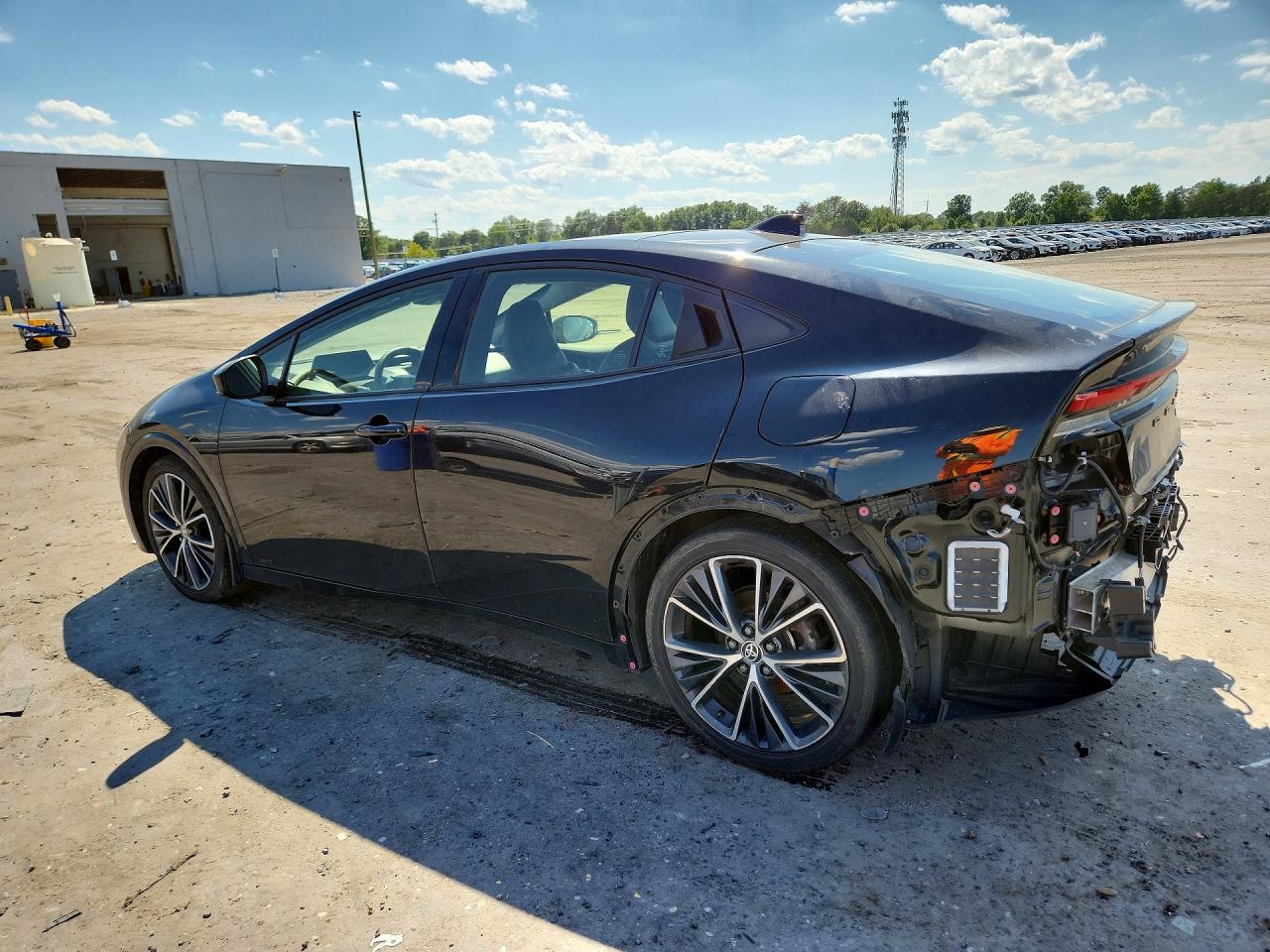 2024 TOYOTA PRIUS XLE — снимка 2