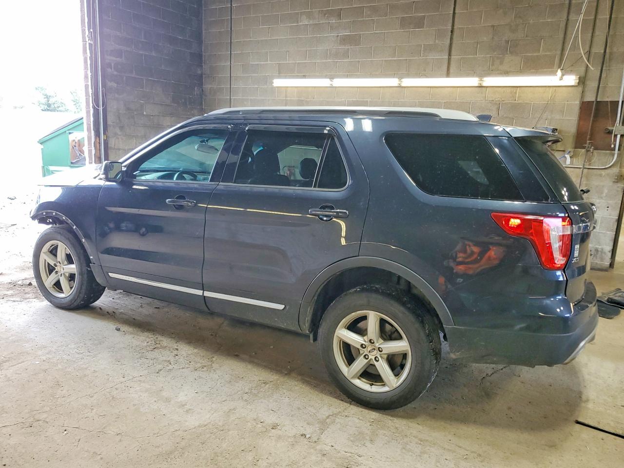 2017 FORD EXPLORER XLT — снимка 2