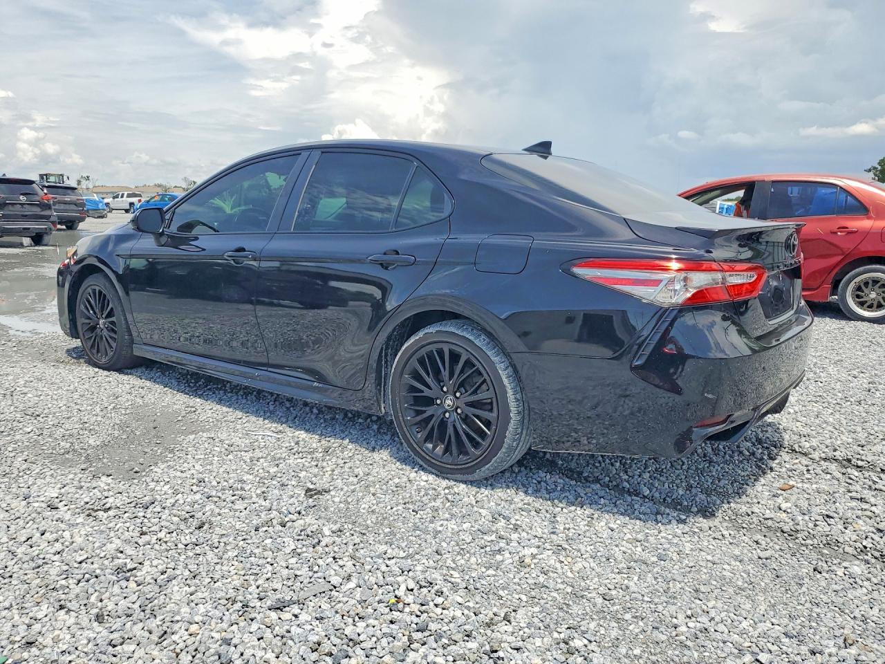 2019 TOYOTA CAMRY SE — снимка 2